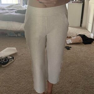 Lululemon Pants Amazing Material And EUC!